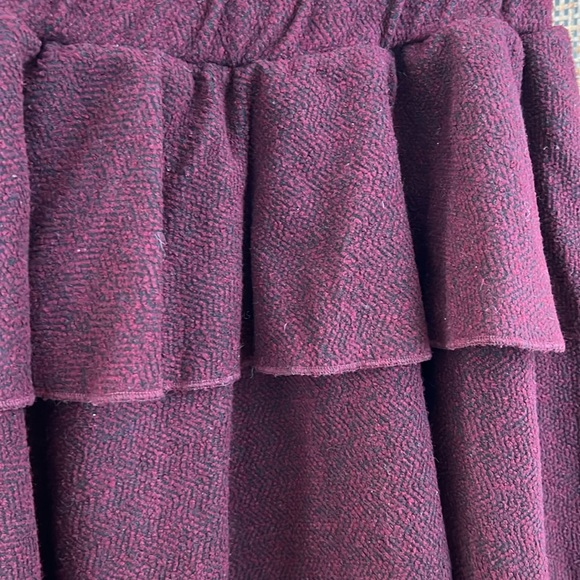 📫 BUY 2 for $20📫 Adorable Zara Girls Burgundy Tweedy Ruffled circle skirt sz9/10 - Picture 2 of 4
